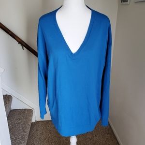Roz & Ali V-Neck sweater